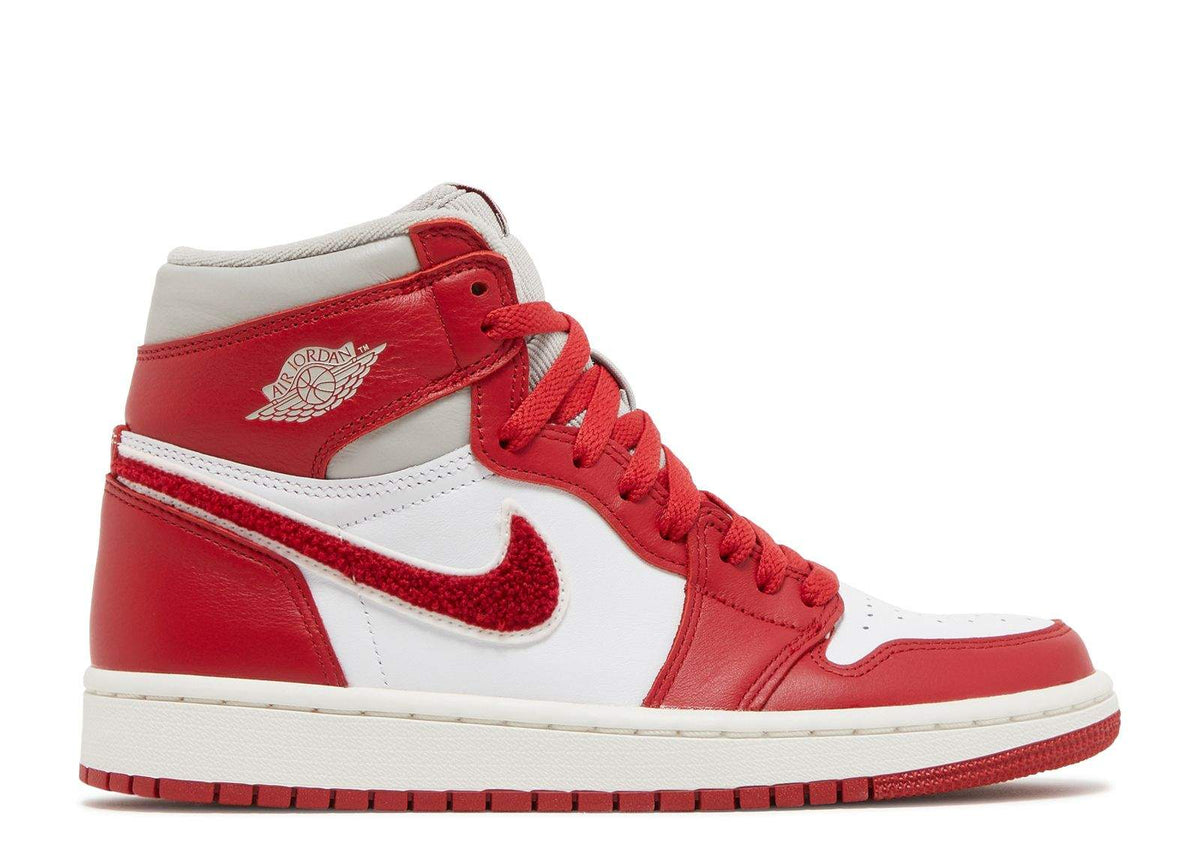Air Jordan 1 High OG 'Newstalgia Chenille' Sneakers