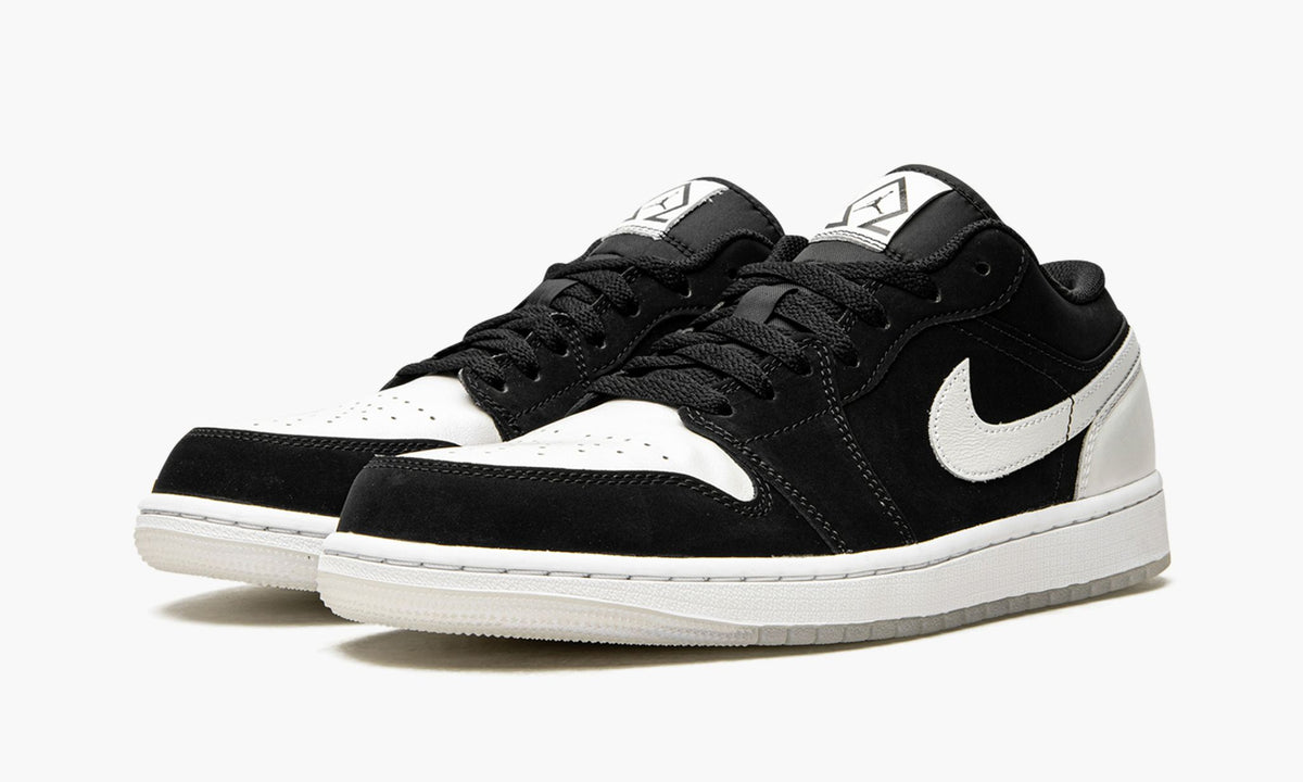 Air Jordan 1 Low Diamond Sneakers