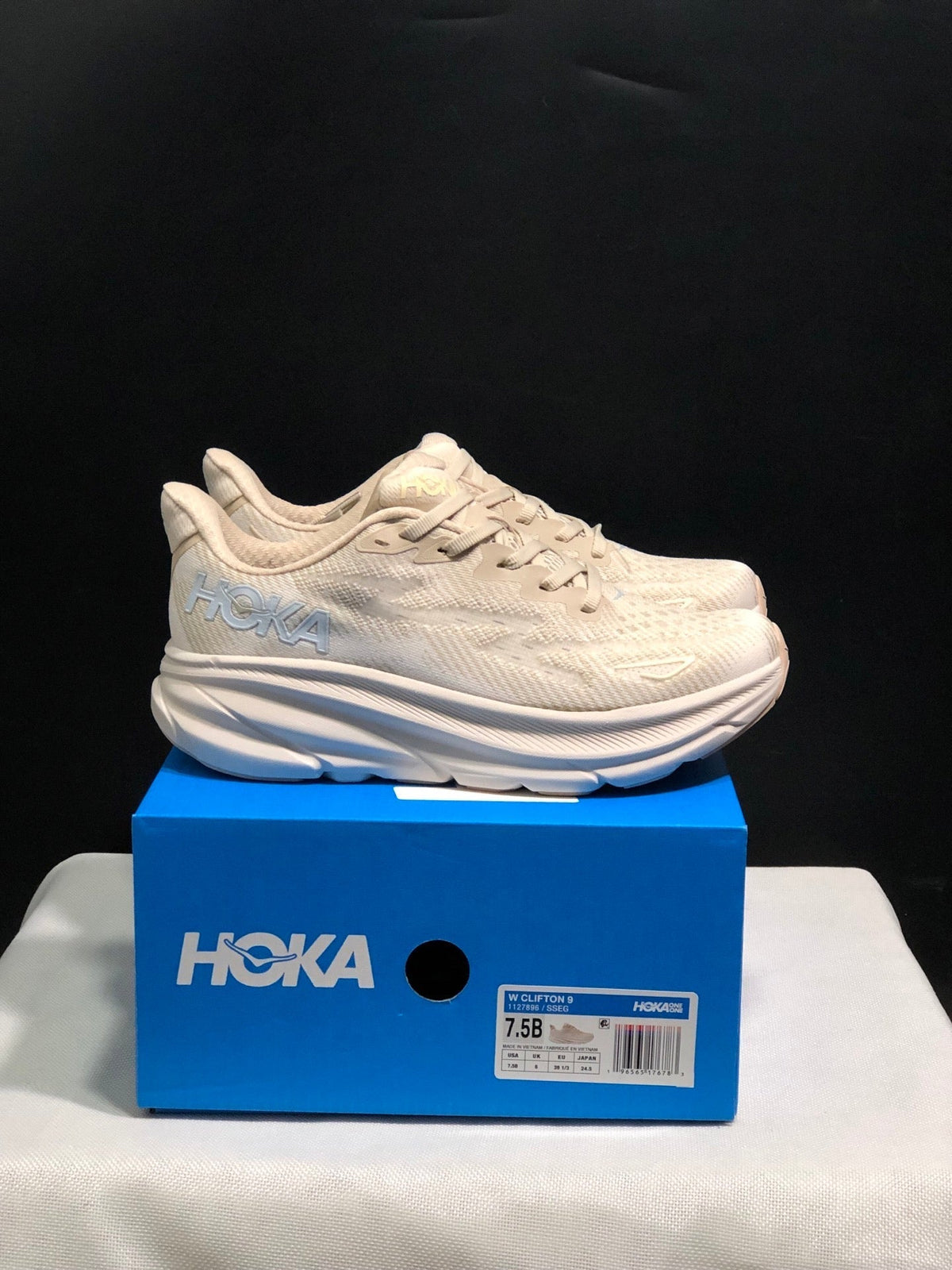 HOKA ONE ONE Clifton 9 Running Shoes